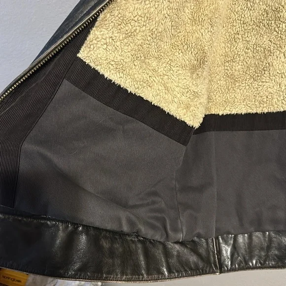 GAP Brand VINTAGE. Mens Size 2XX Genuine Leather Bomber Jacket Like New! - Picture 13 of 16